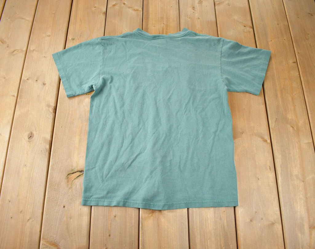 Vintage 1990s Alaska Embroidered Moose Souvenir Travel T Shirt Made In USA