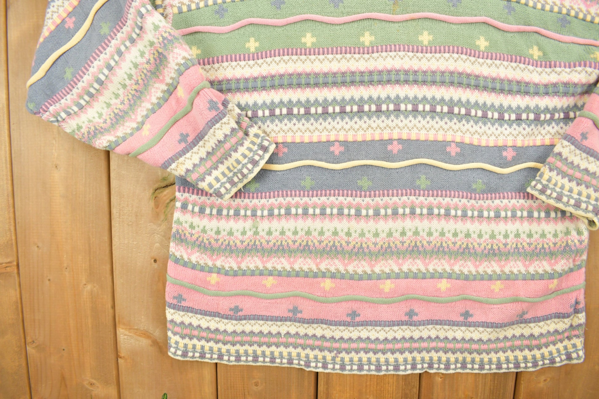 Vintage 1990s Heartworks Aztec Graphic Knitted Sweater / Vintage 90s Cardigan / Pattern Sweater / Outdoor / Hand Knit / Made In USA