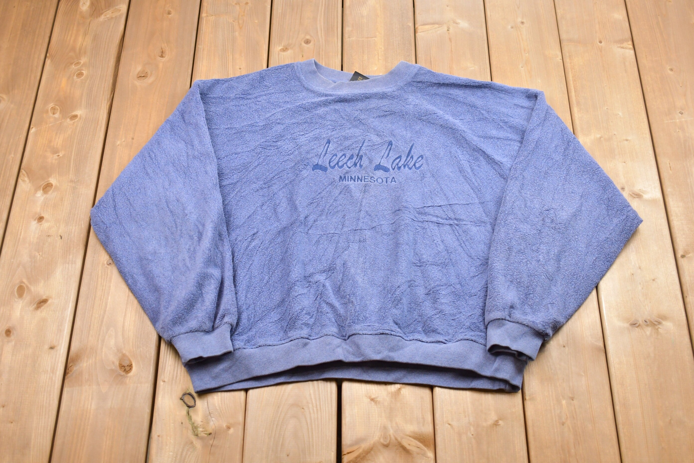 Vintage 1990s Leech Lake Crewneck Sweatshirt / Made in USA / 90s Crewneck / Souvenir / Athleisure / Streetwear / Travel And Tourism