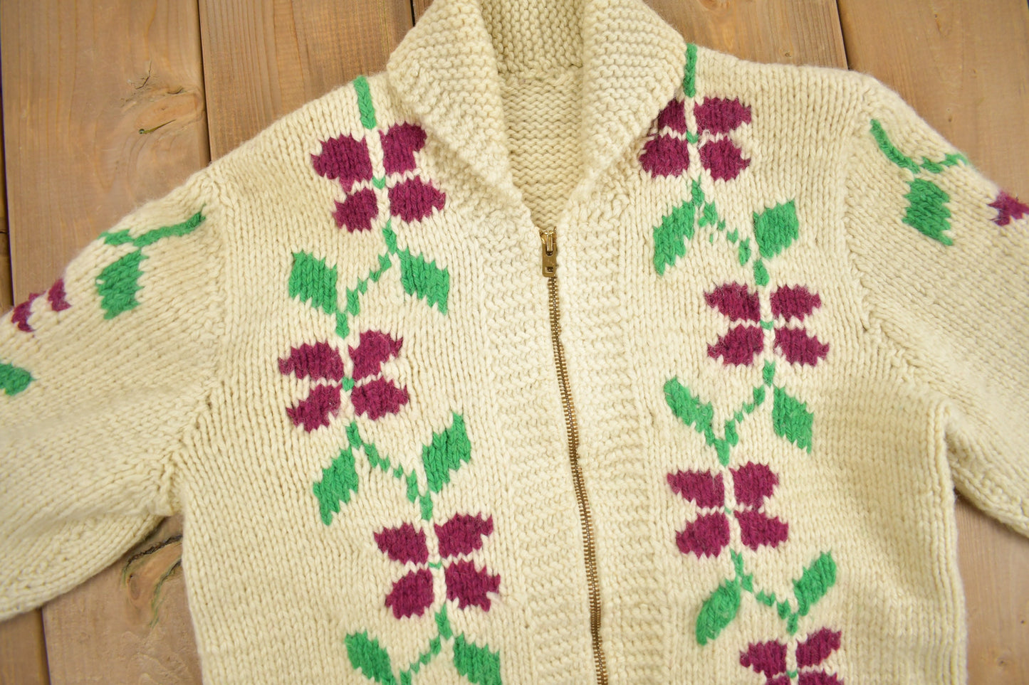 Vintage 1950s Hand-Knit Floral Theme Cowichan Sweater / Wool / True Vintage / Outdoorsman / Heavy Weight