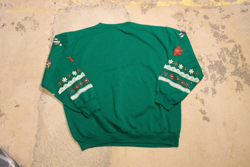 Vintage 1990s Main St. Christmas Graphic Crewneck , Christmas Pattern Print , Vintage Holiday Sweatshirt , Athletic Pullover , Made In USA