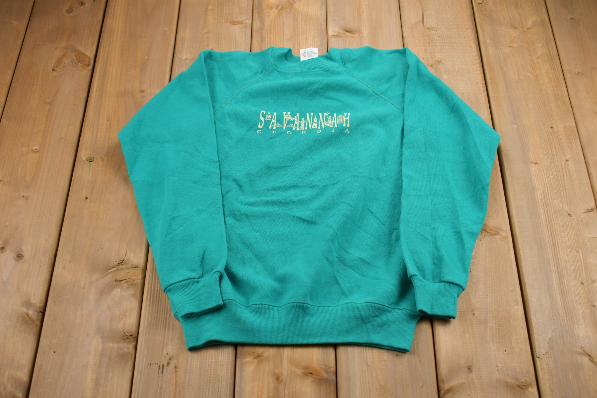 Vintage 1980s Youth Savanah Georgia Raglan Crewneck Sweatshirt / 80s Crewneck / Souvenir / Athleisure / Streetwear / 80s Made In USA / Hanes