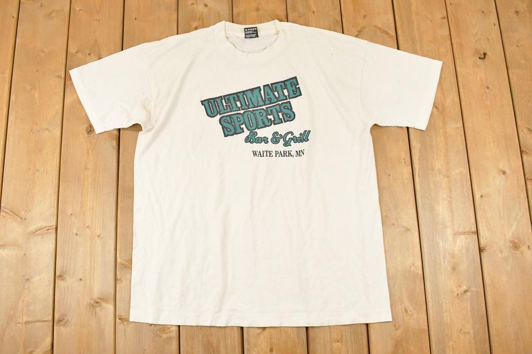 Vintage 1980s Ultimate Sports Souvenir Travel T-Shirt Men's L