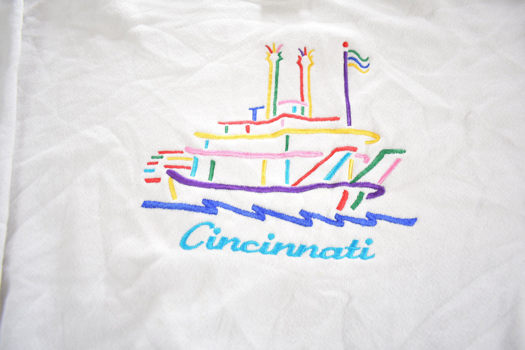 Vintage 1990s Cincinnati Embroidered Souvenir Travel Crewneck Sweatshirt Made In USA