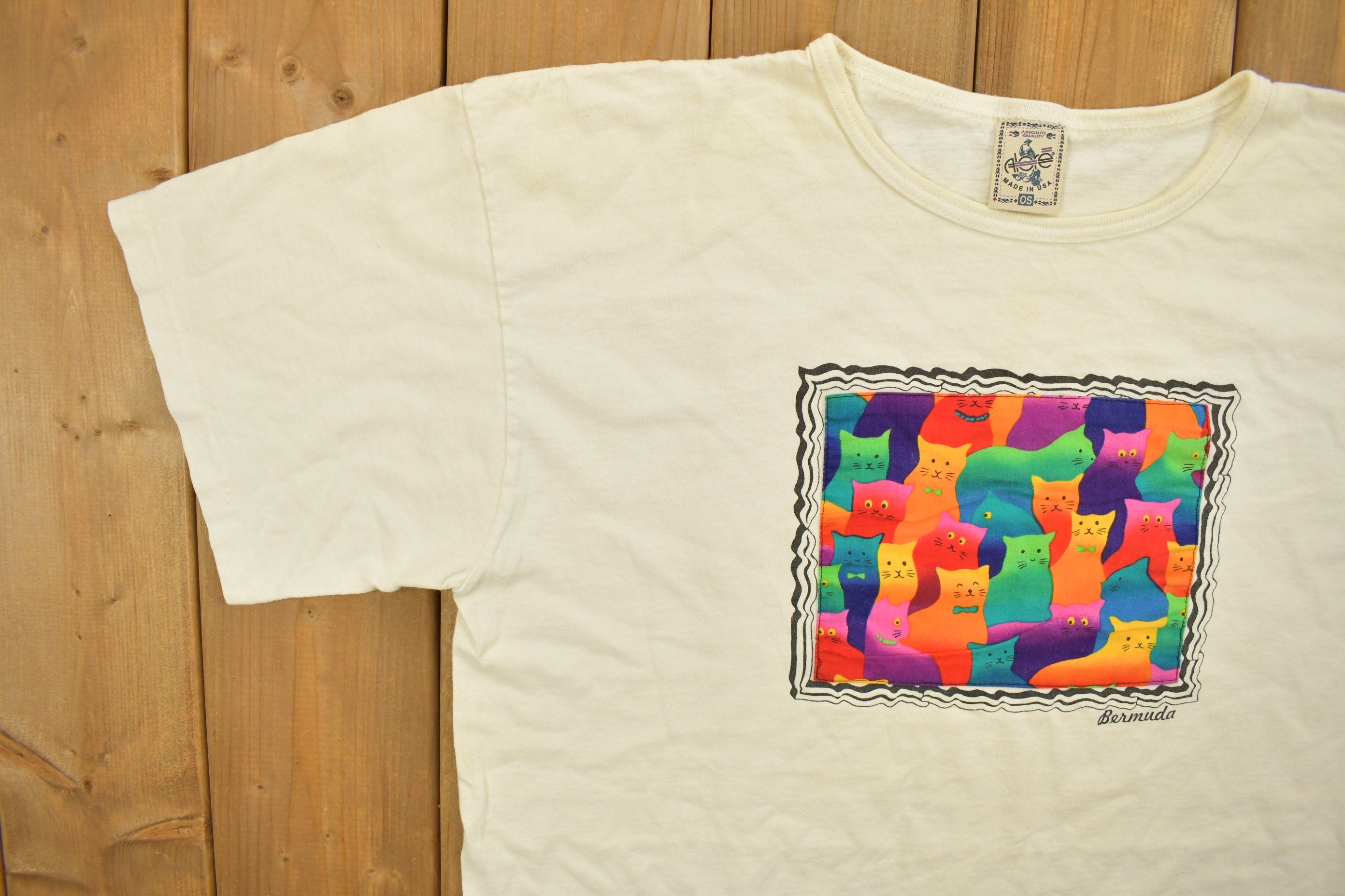 Vintage 1990s Bermuda Cat Themed Pocket Graphic T-Shirt