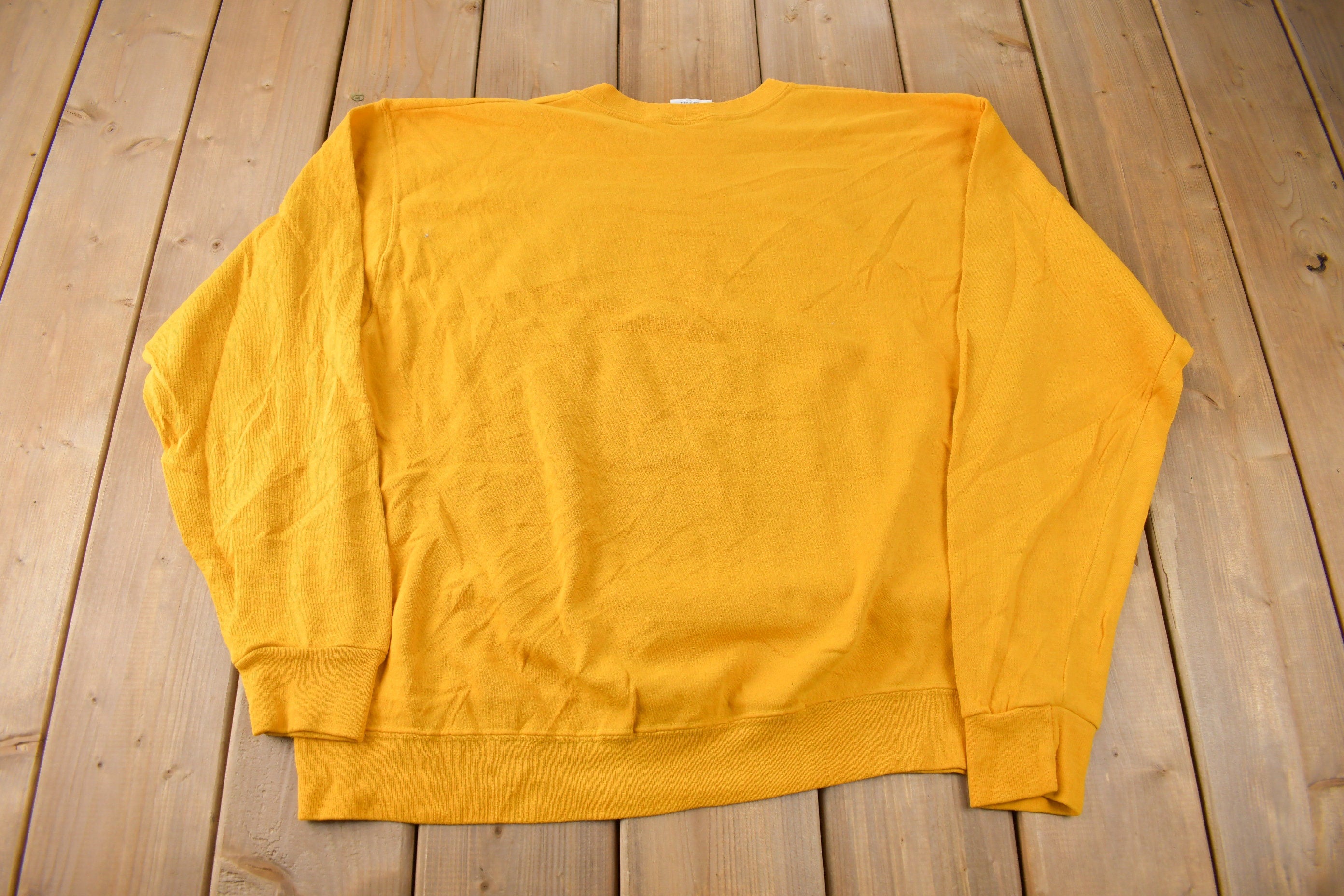 Vintage 2004 University Of Iowa Hawkeyes Outback Bowl Collegiate Crewneck Made In USA