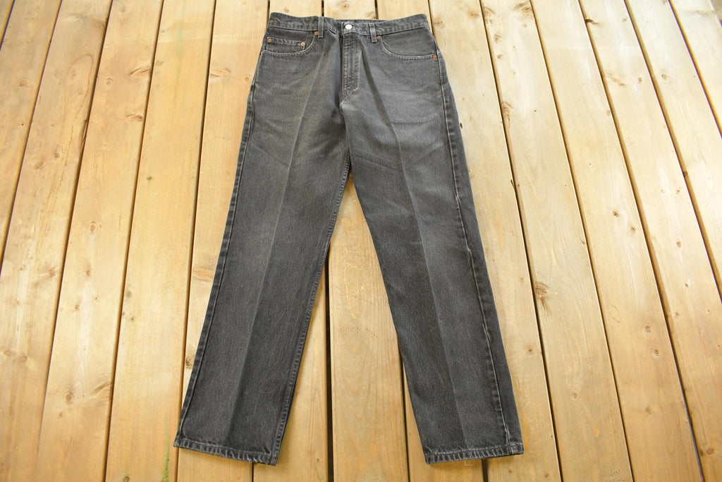 Vintage 1990s Levi's 505 Regular Straight Fit Starched Denim Jeans Men's Size 32 x 30