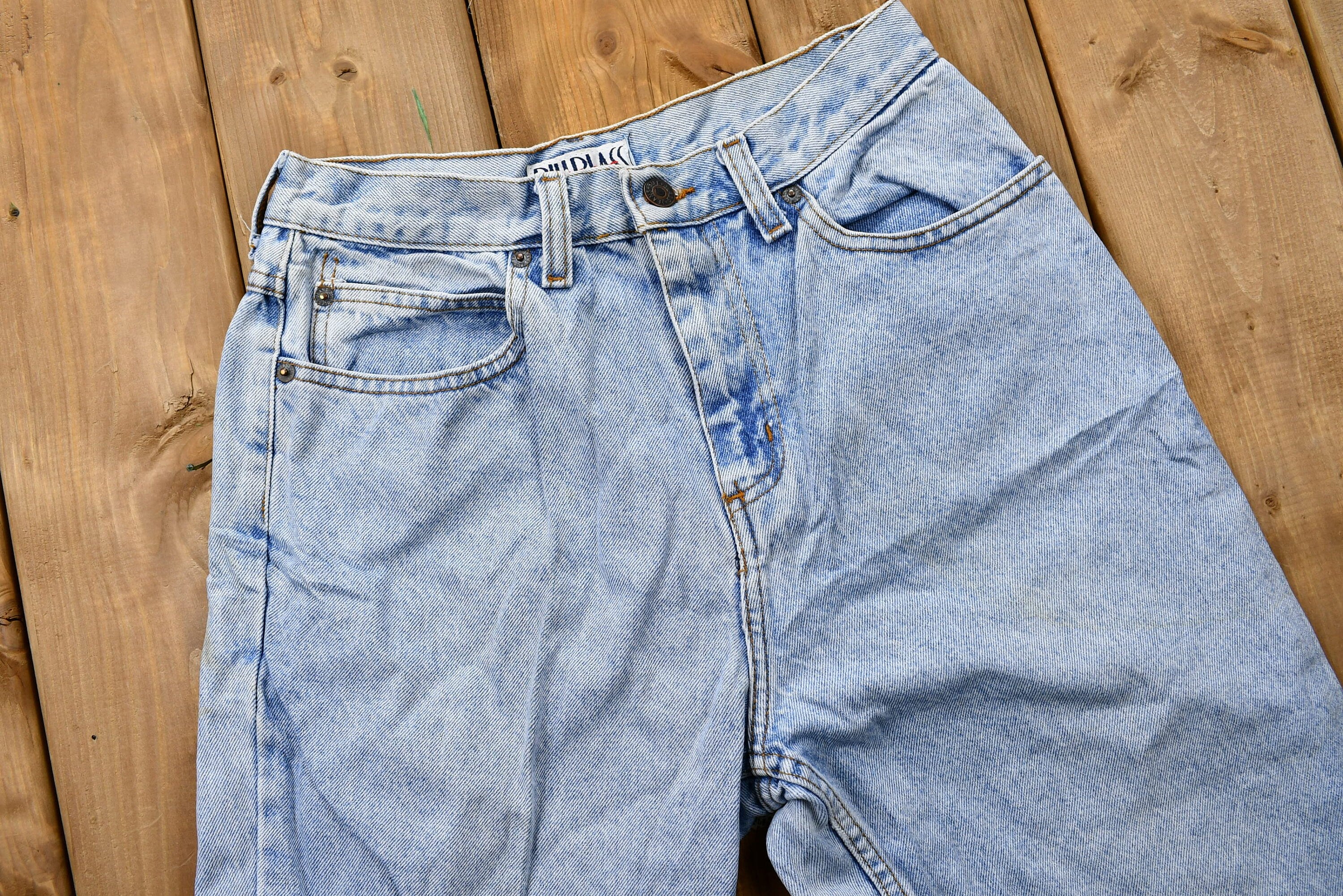 Vintage 1990s Bill Blass Light Wash High Rise Tapered Leg Jeans