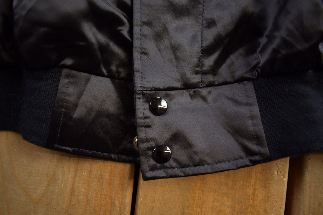 Vintage 1980s Treasure Island Mirage Embroidered Snap Button Satin Jacket Made In USA