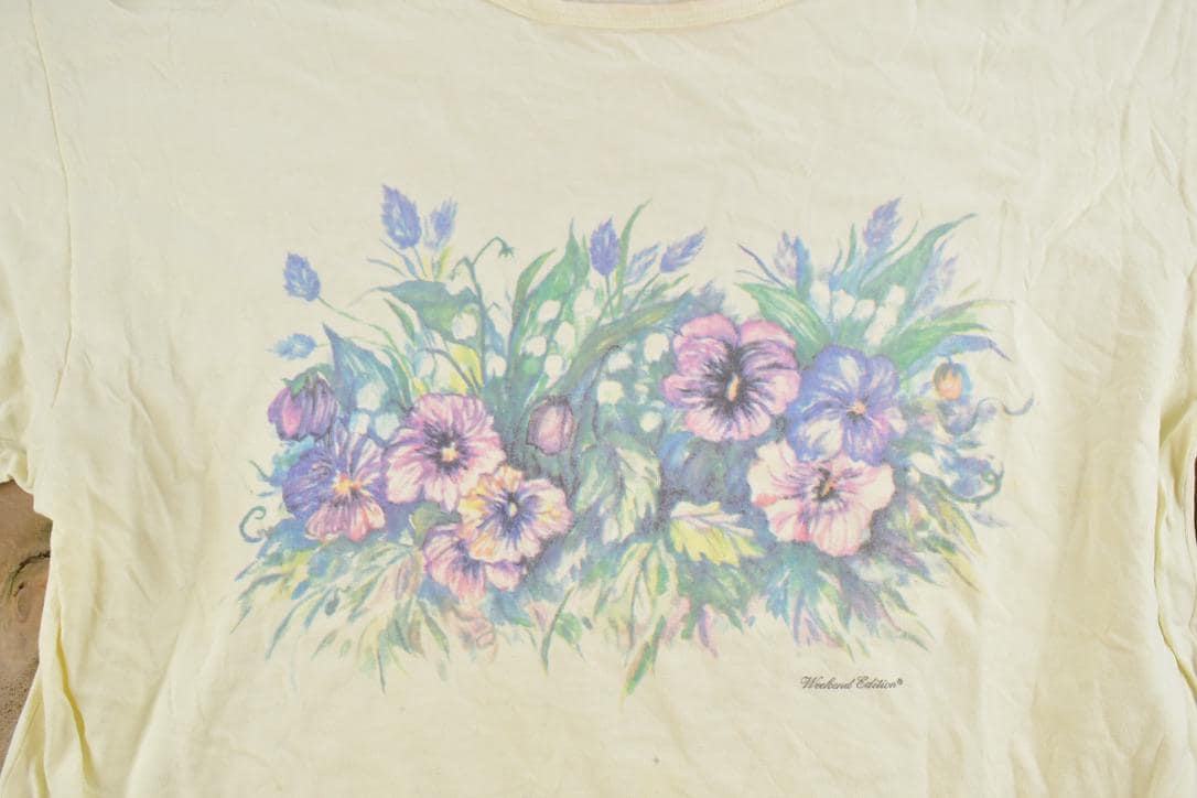 Vintage 1990s Weekend Edition Floral Graphic T-Shirt