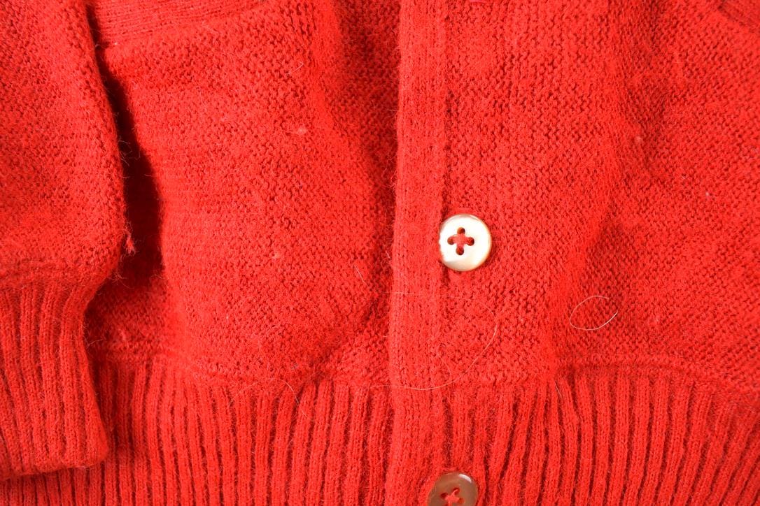 Vintage 1970s Munsingwear Knit Perfect Mild Distress Cardigan Sweater Made In USA