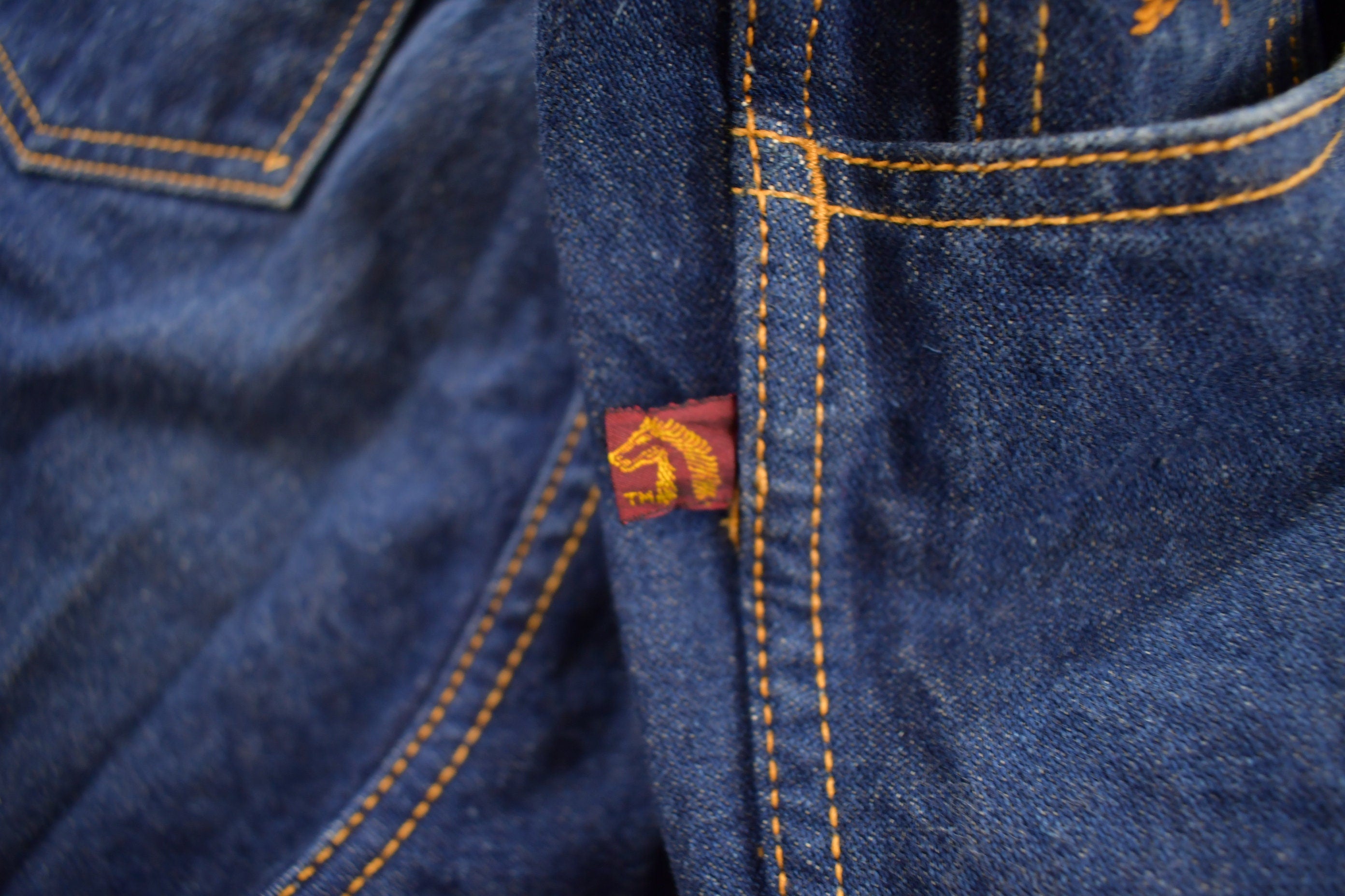 Vintage 1990's Jordache Horse Embroidered Blue Jeans 30 x 31.5