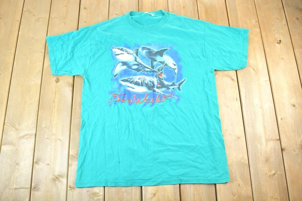 Vintage 1990s Seaworld Sharks Souvenir Single Stitch Graphic Print T-Shirt Made In USA