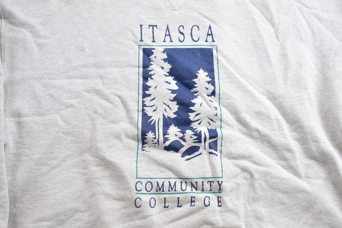 Vintage 1990s Minnesota Itasca Community College Collegiate Crewneck