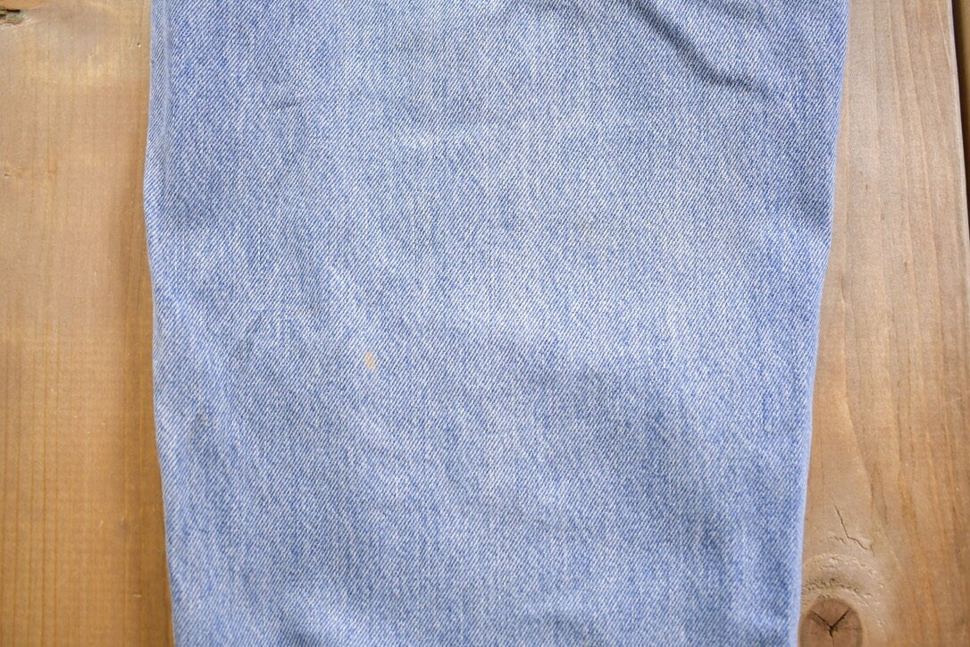 Vintage 1990s Levi's 550 Red Tab Jeans Size 34 x 33