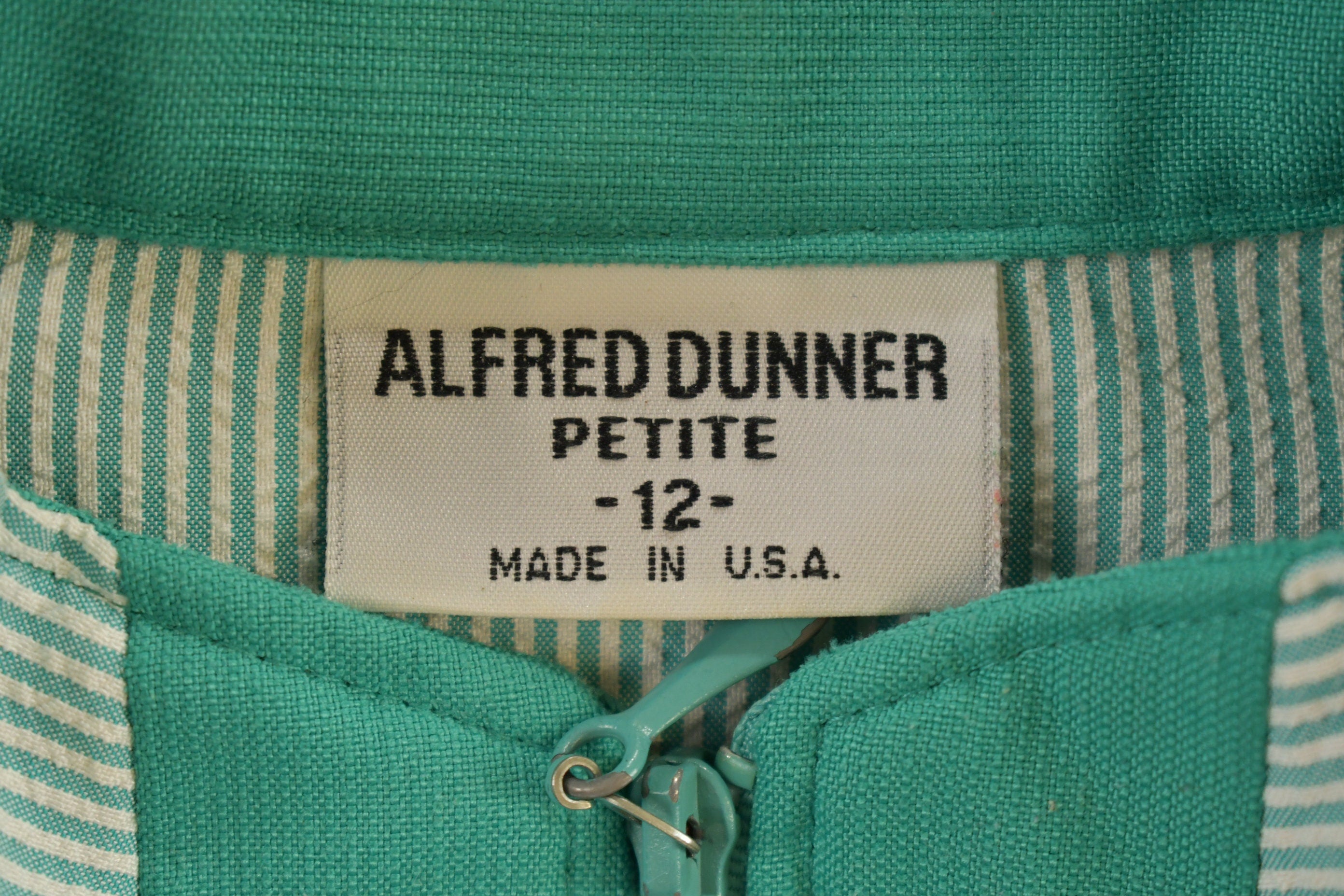 Vintage 1980s Alfred Dunner Pin Stripe Full Zip Windbreaker