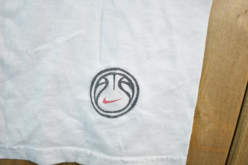 Vintage 1990s Nike Basketball Graphic T-Shirt Mens L