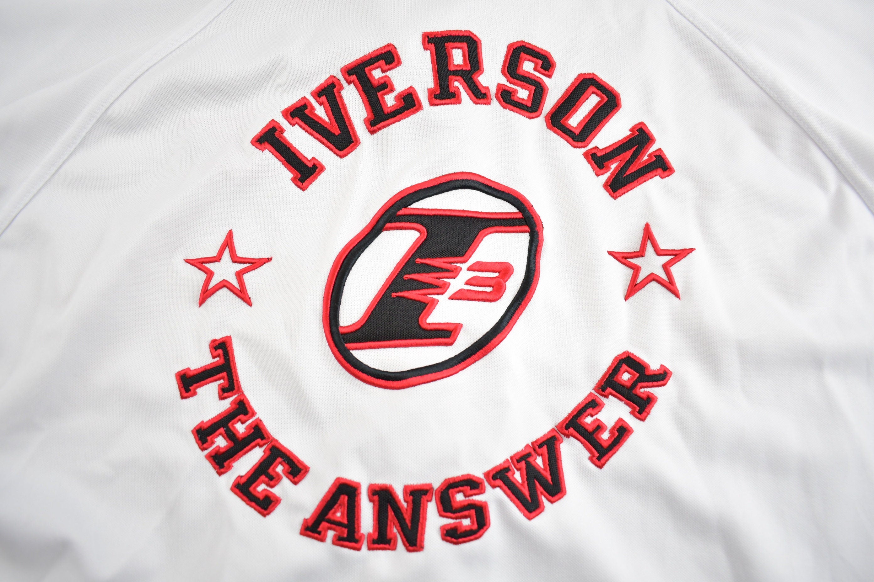 Vintage 1990s Allen Iverson Reebok Embroidered Basketball Warm Up Graphic T-Shirt Made In USA