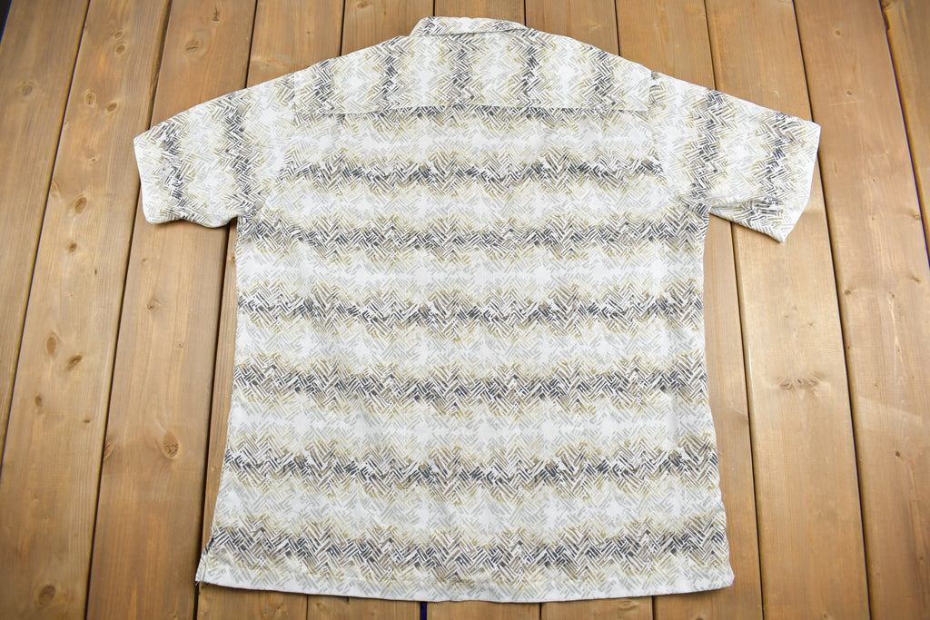Vintage 1990s Van Heusen Short Sleeve Button Up Shirt