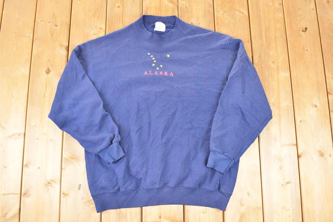Vintage 1990s Alaska Embroidered Star Map Crewneck Sweatshirt Men's L