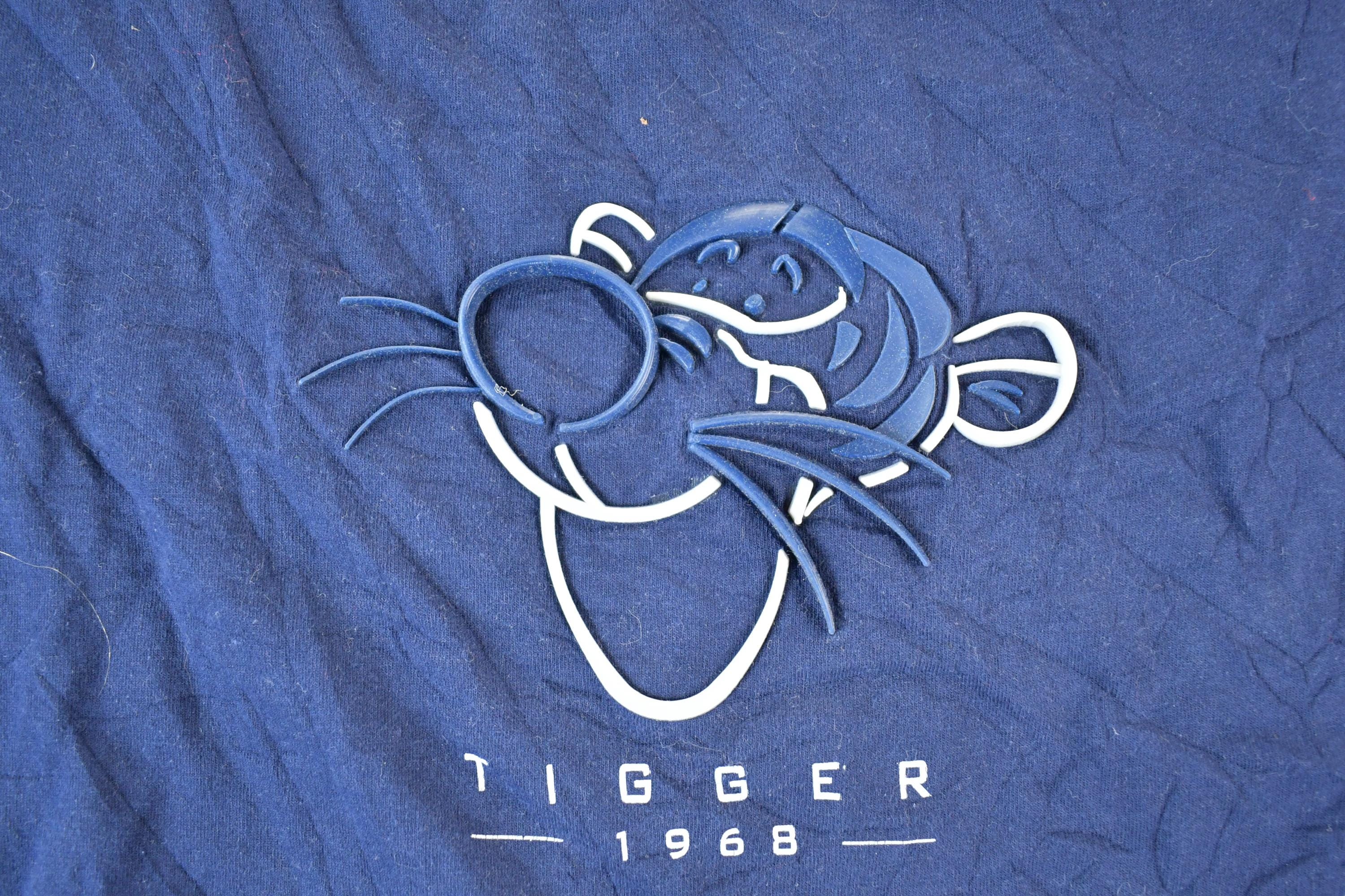 Vintage Y2K Tigger Face The Disney Store 3D logo Cartoon Promo T-Shirt Mens XL