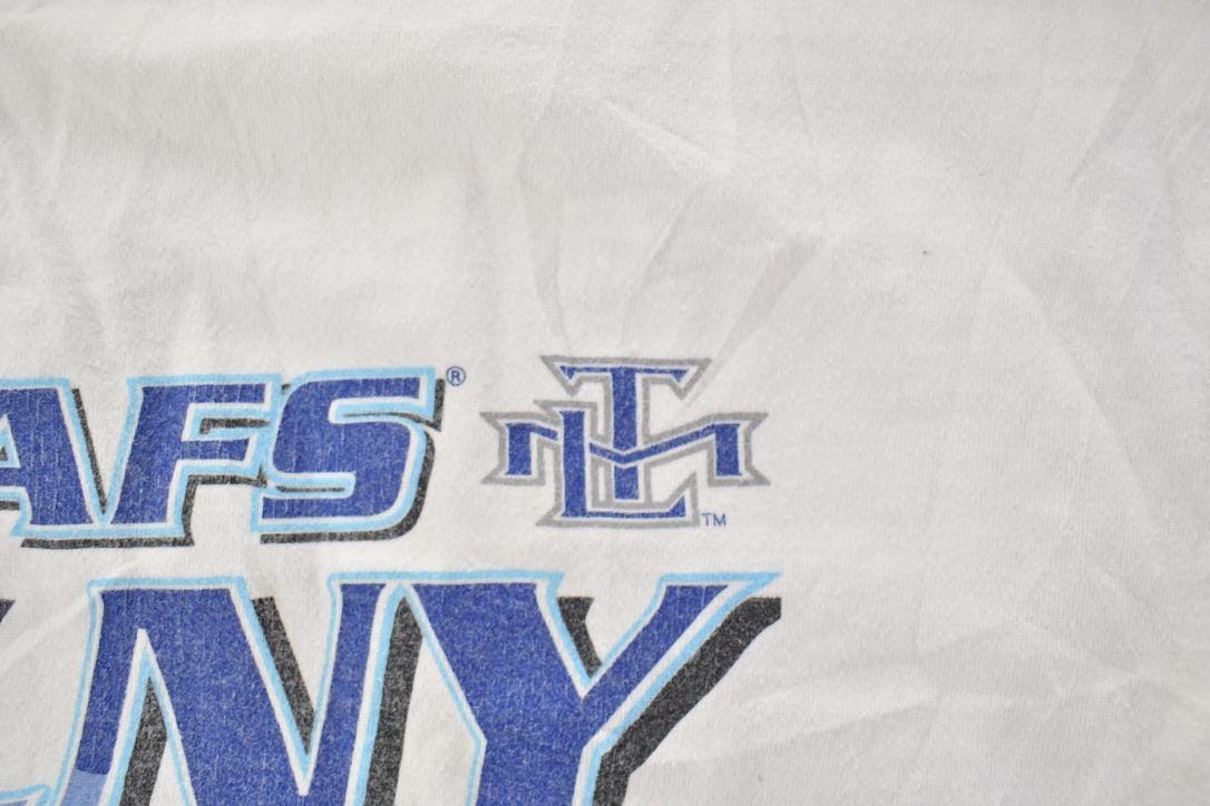 Vintage 1990s Toronto Maple Leafs Mogilny 89 NHL Graphic T-Shirt
