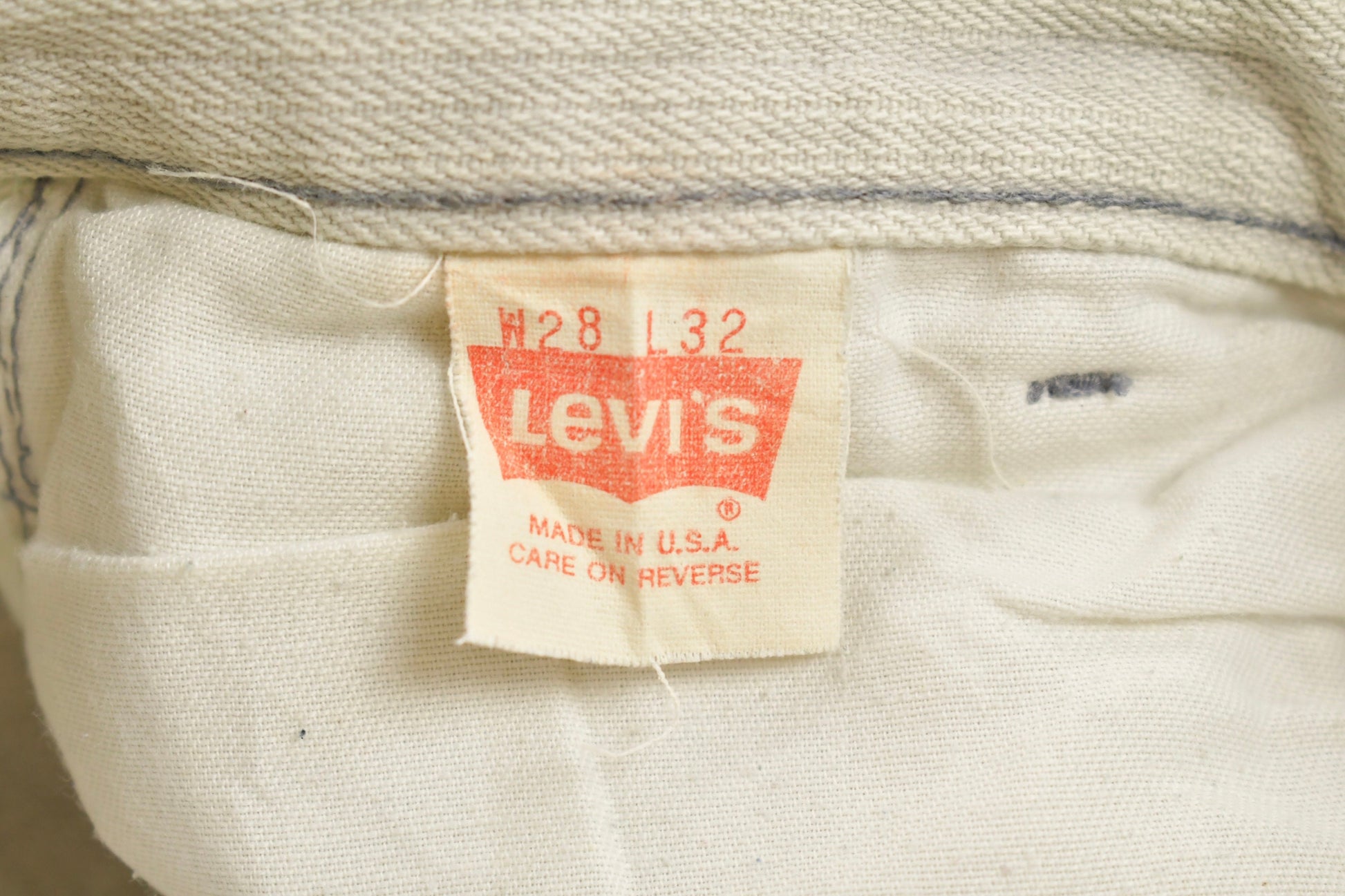Vintage 1980s Levi's Red Tab Jeans Size 27 x 31