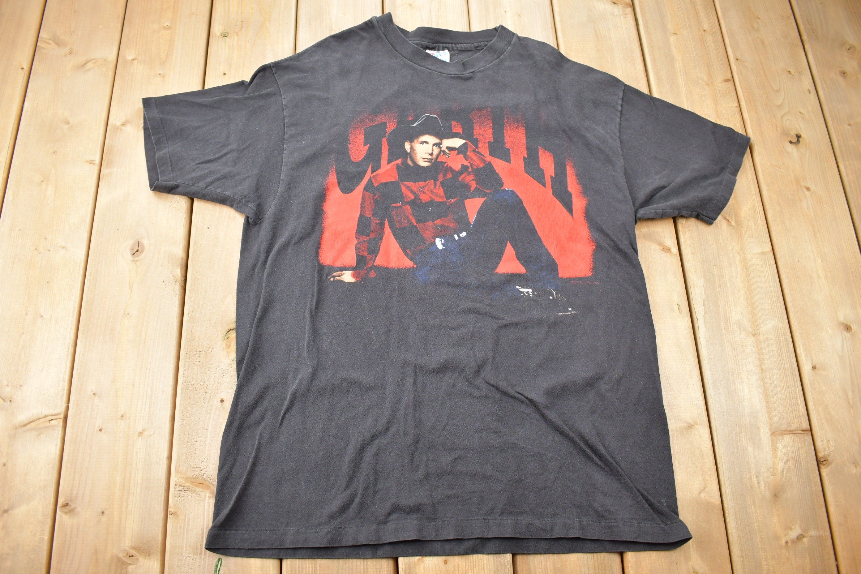 Vintage 1993 Garth Brooks On Tour Graphic T-Shirt