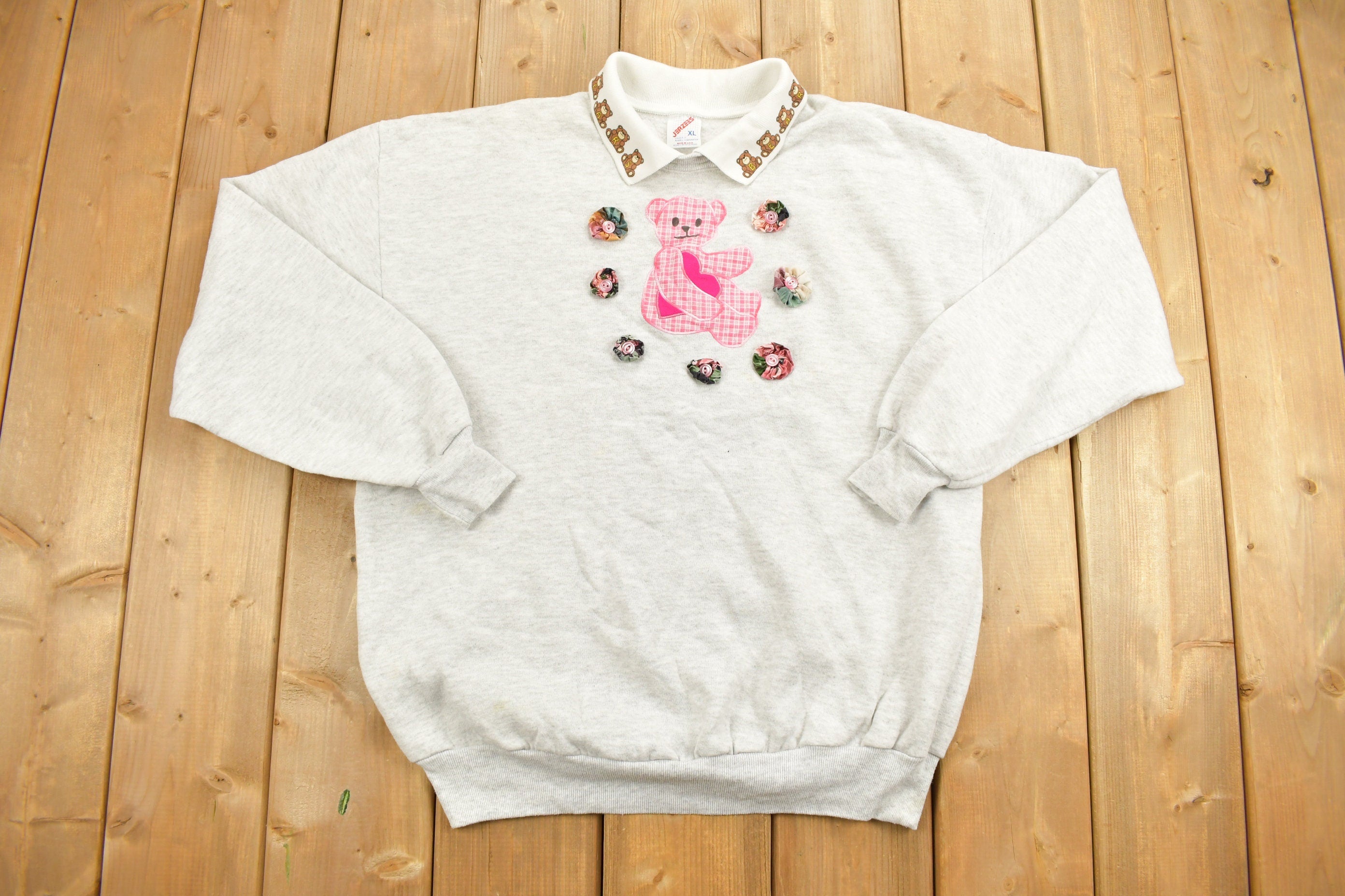 Vintage 1990s Cute Bear Graphic Collared Sweatshirt