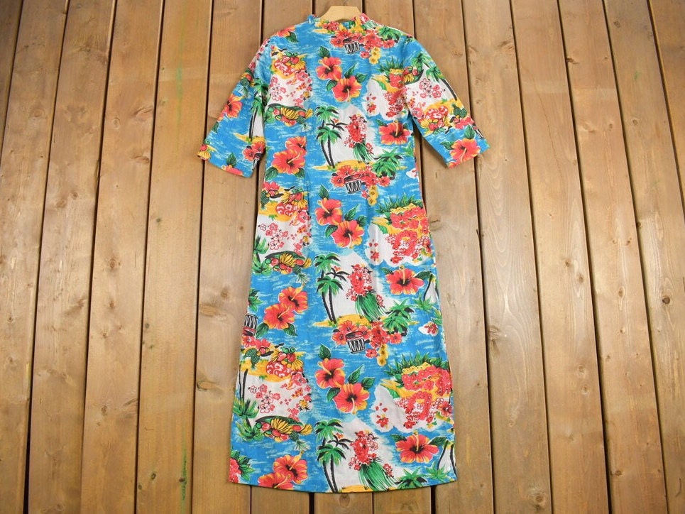 Vintage 1970s Hawaii Floral Dress