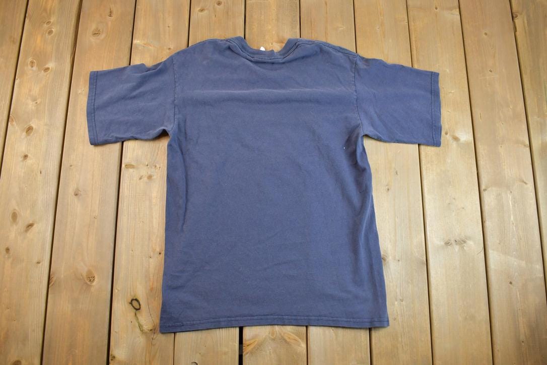 Vintage 2001 New England Patriots NFL Champions Graphic T-Shirt
