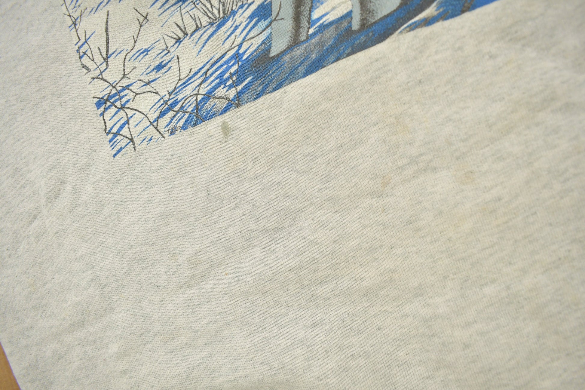 Vintage 1980s Wolf Theme Graphic Raglan Crewneck / Souvenir / Vintage Sweatshirt / Outdoorsman / Wilderness Sweatshirt / Made In USA