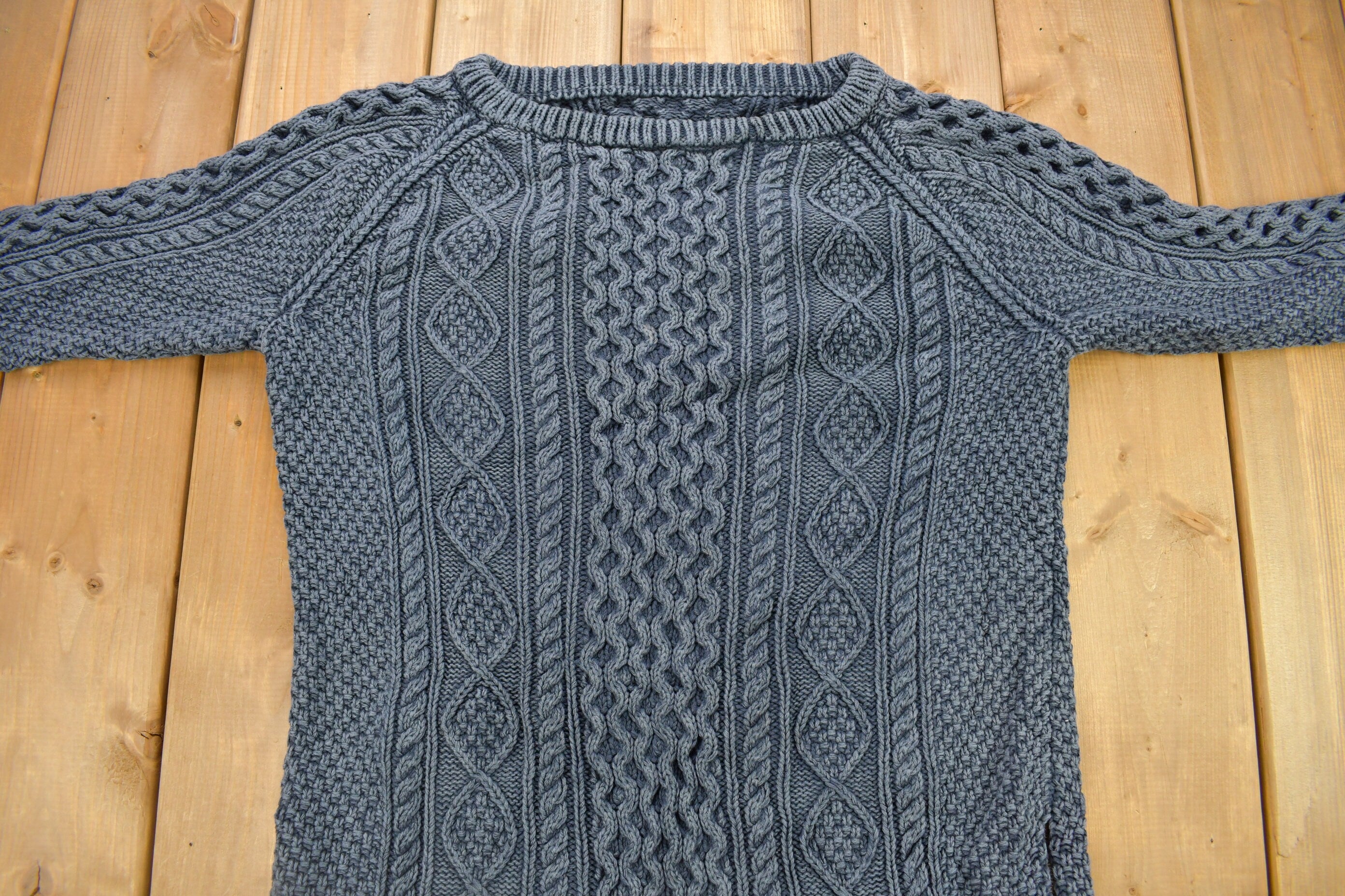 Vintage 1980s Women's 3D Cable Knitted Women's Sweater