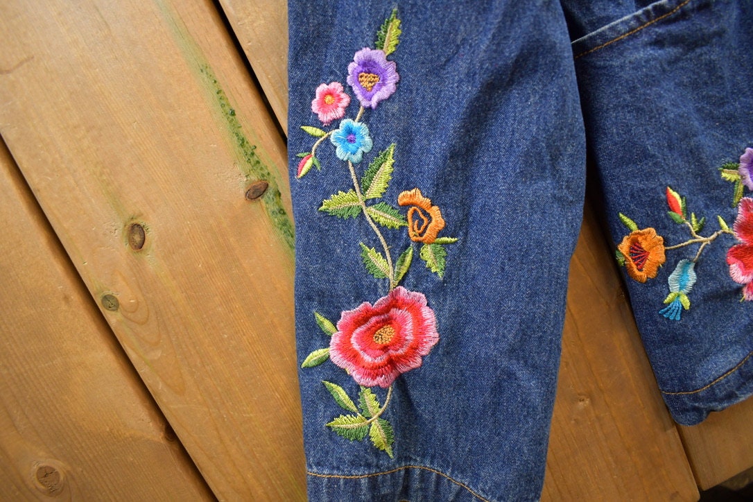 Vintage 1990s Dressbarn Floral Stitched Denim Jean Jacket