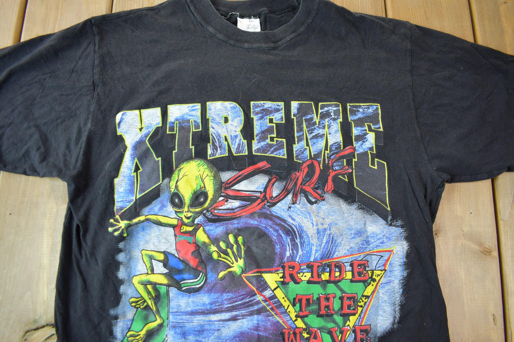 Vintage 1990s Alien Theme Xtreme Surf Ride The Wave Graphic T-Shirt /