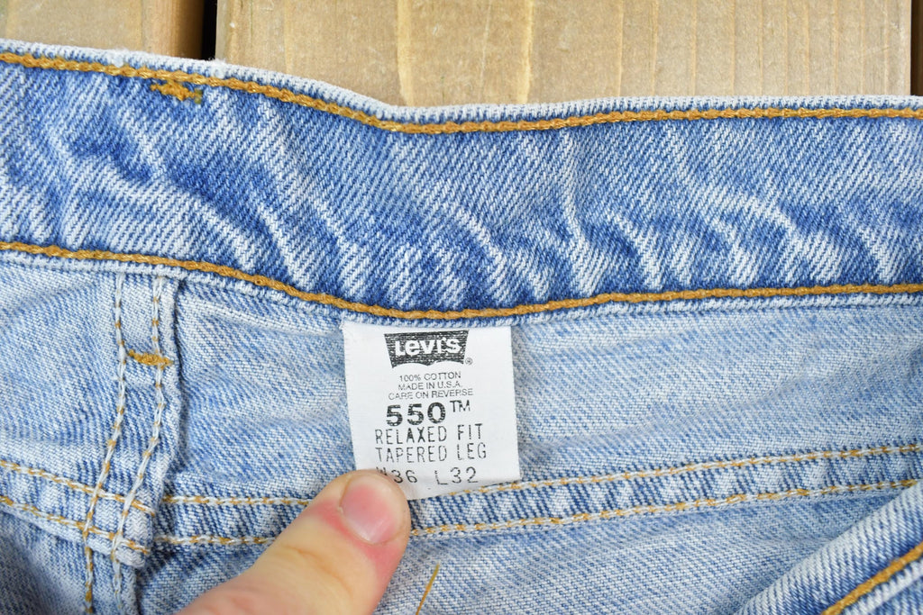 Vintage 1990s Levi Strauss 550 Red Tab Denim Jeans Size 36x32