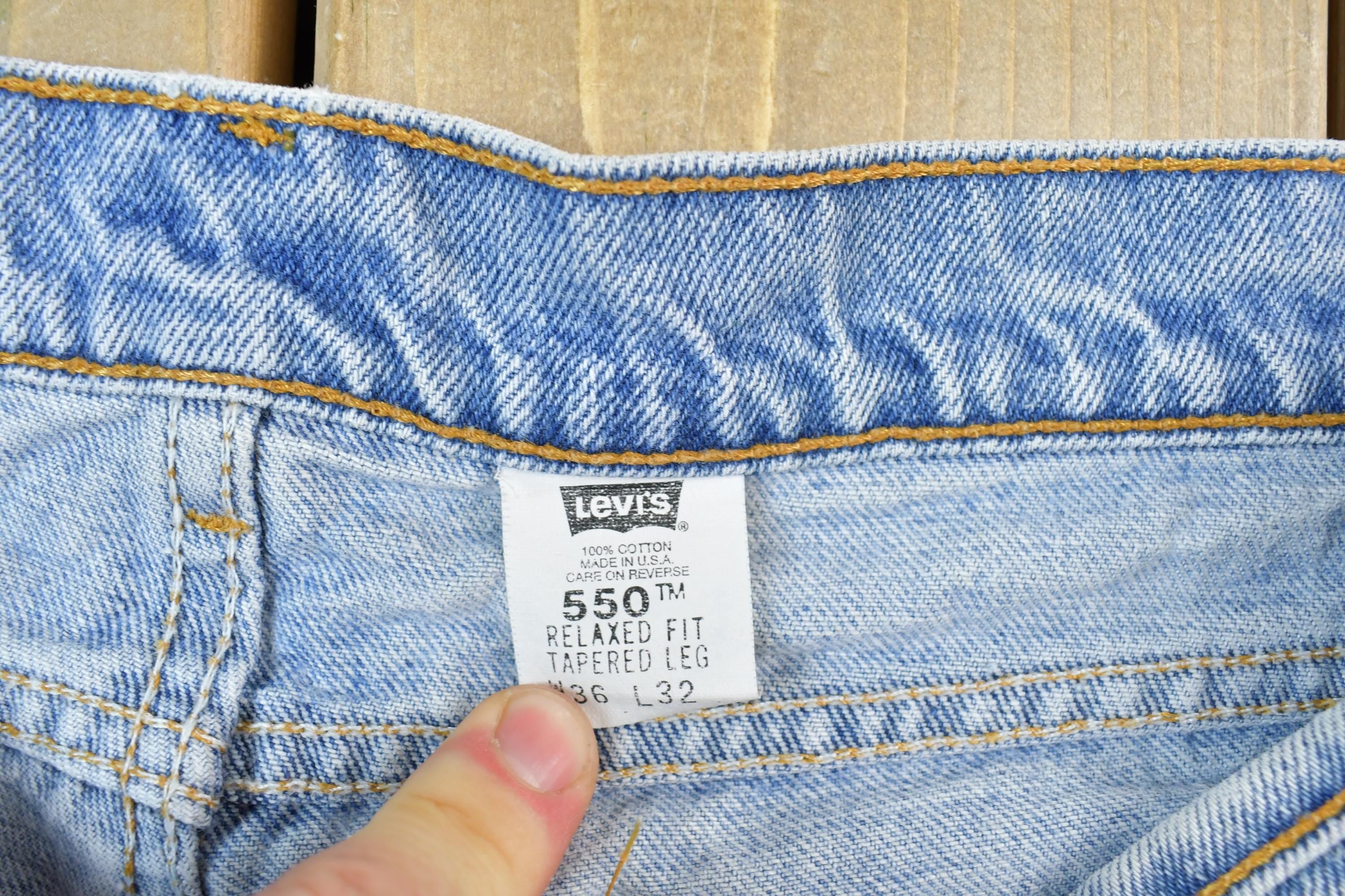 Vintage 1990s Levi Strauss 550 Red Tab Denim Jeans Size 36x32