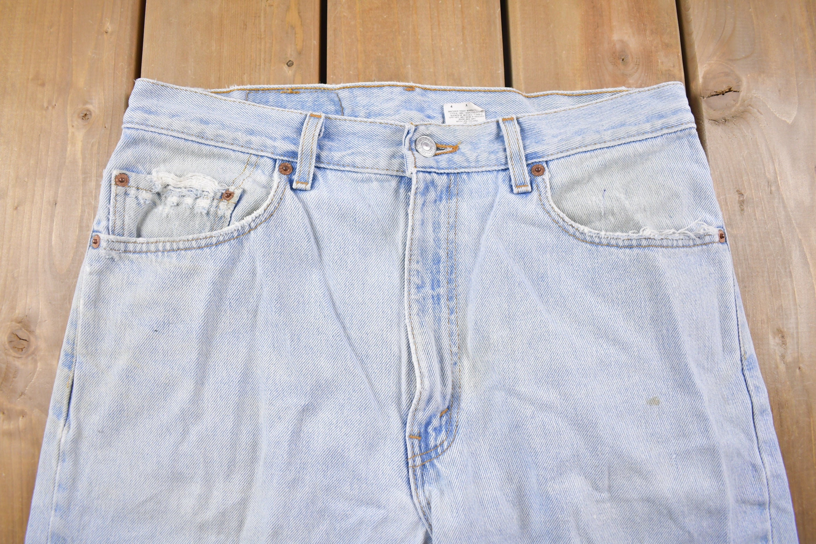 Vintage 1990s Levi's 505 Red Tab Jeans Size 32 x 31