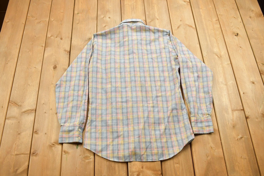 Vintage 1990s Levi's Plaid Flannel Button Up Shirt
