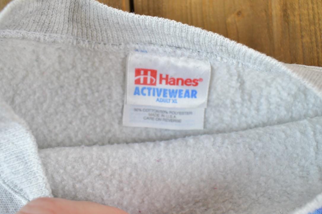 Vintage 1990s Alaska Howling Wolf Crewneck Sweatshirt