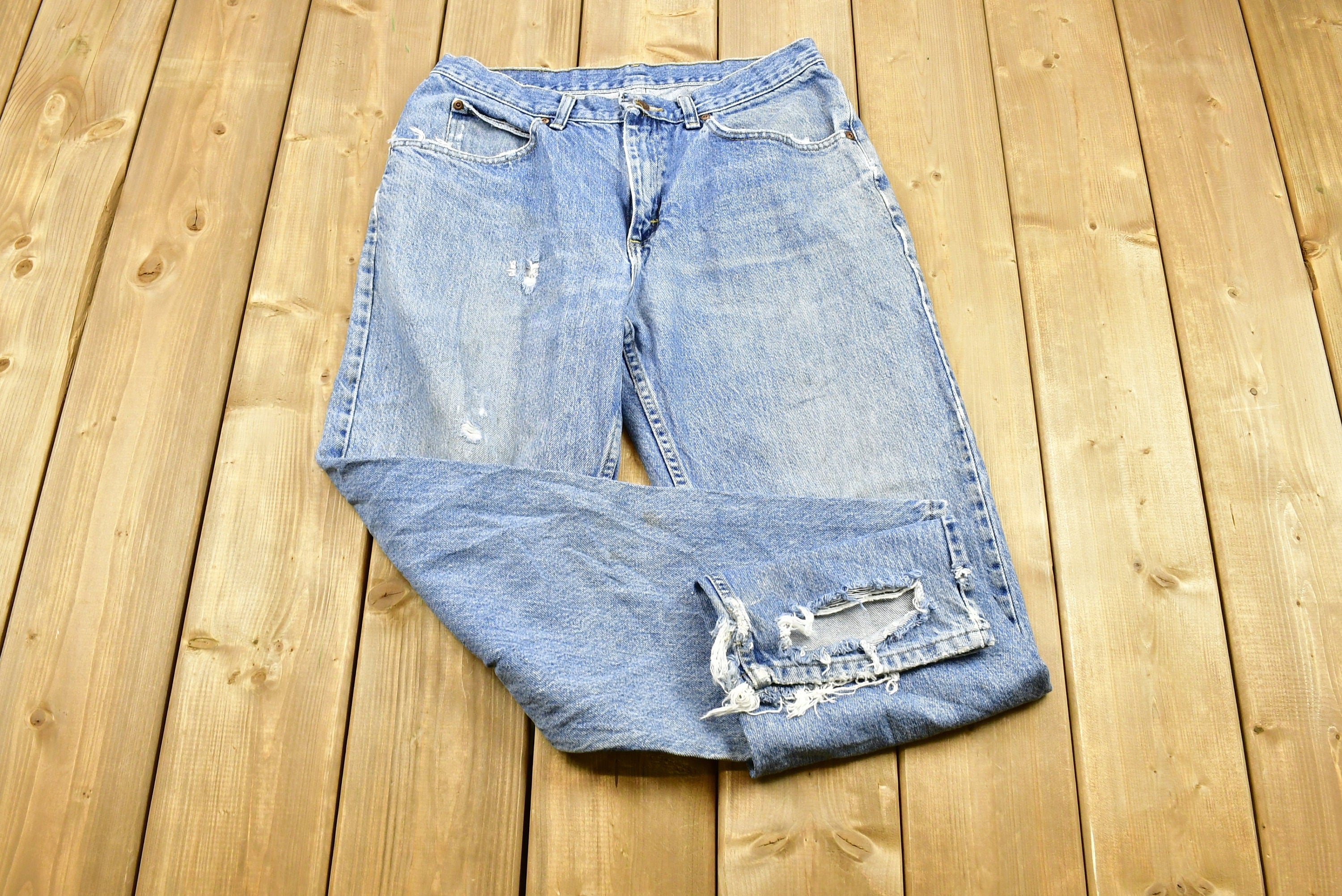 Vintage 1990s LEE Light Washed Distressed Jeans