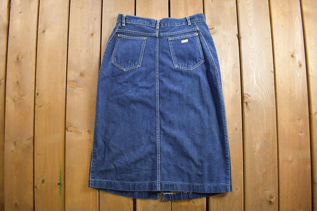 True Vintage 1980s Skiva Denim Skirt Size 30 x 30.5