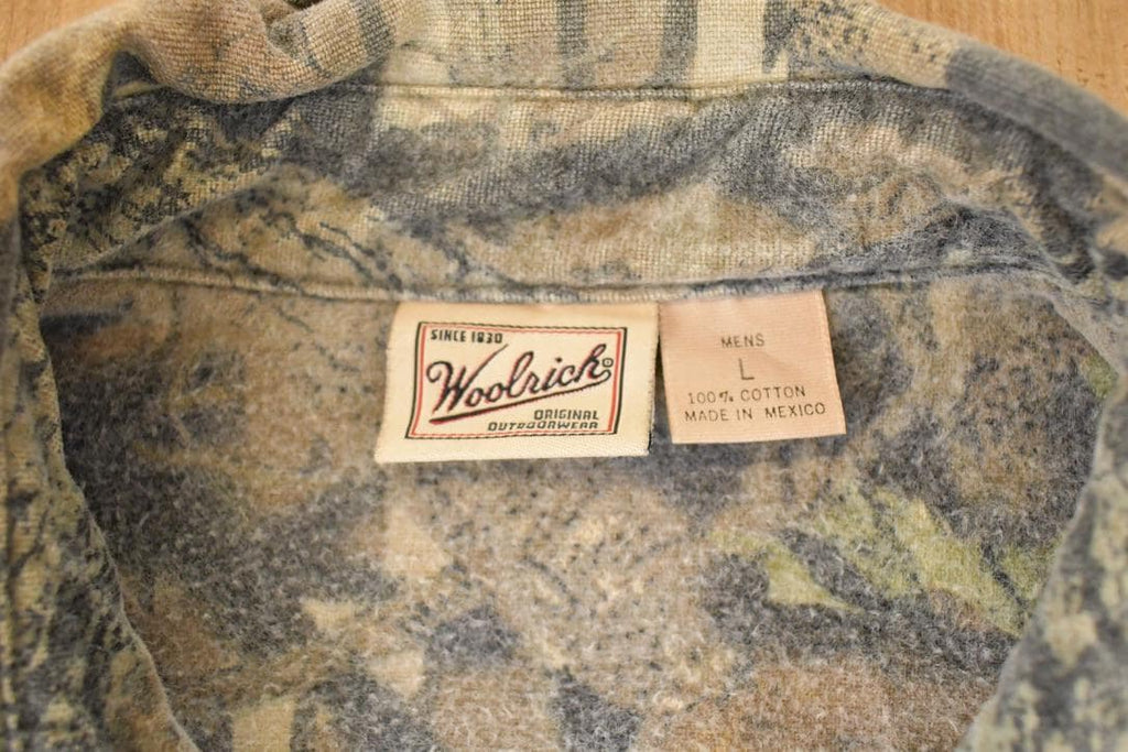 Vintage 1990s Woolrich Realtree Flannel Outdoorsman Button Up Shirt Men's M