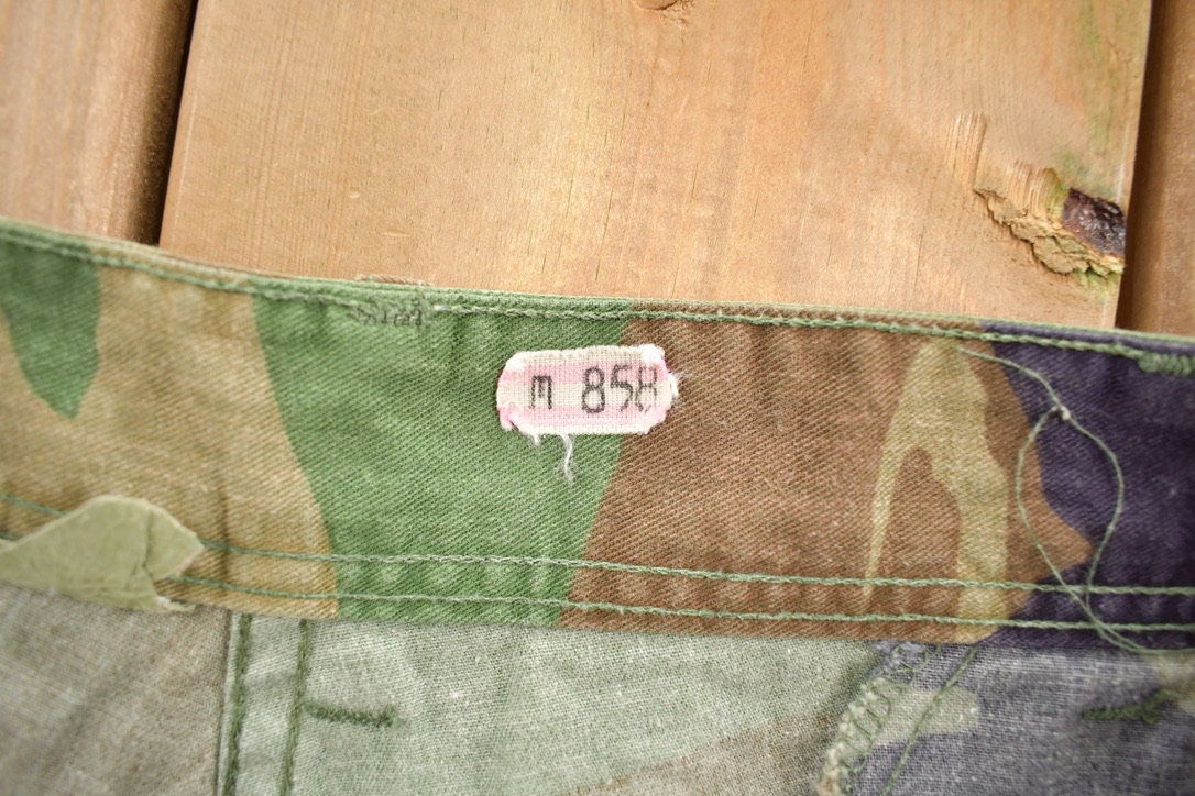 Vintage 1990s Woodland Camouflage Cargo Pants Size 28 - 34 x 28