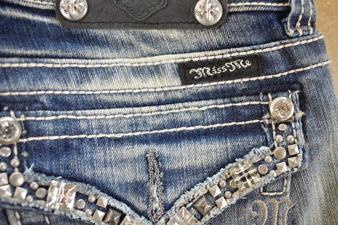 Vintage Deadstock Y2K Miss Me Bedazzled Low Rise Jeans Women's Size 26x31