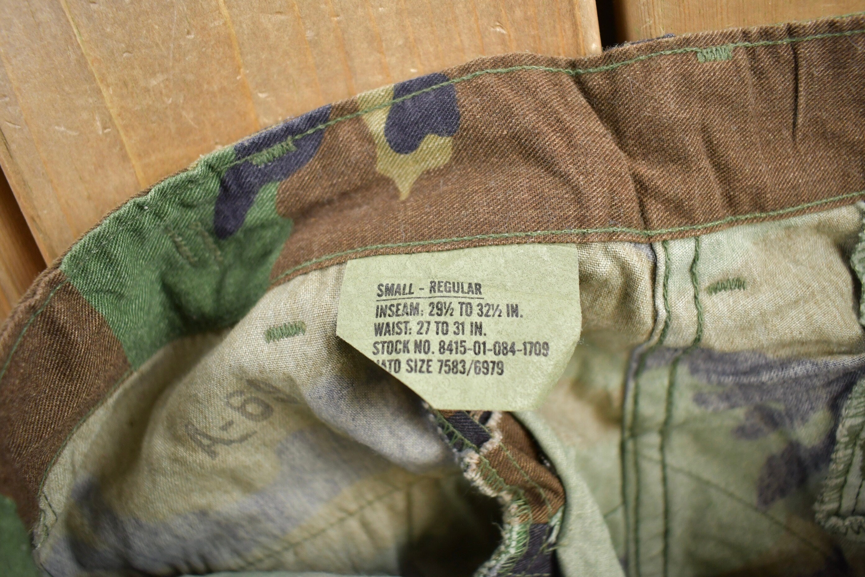 Vintage 1990s Army Camouflage Cargo Pants Size 27x31