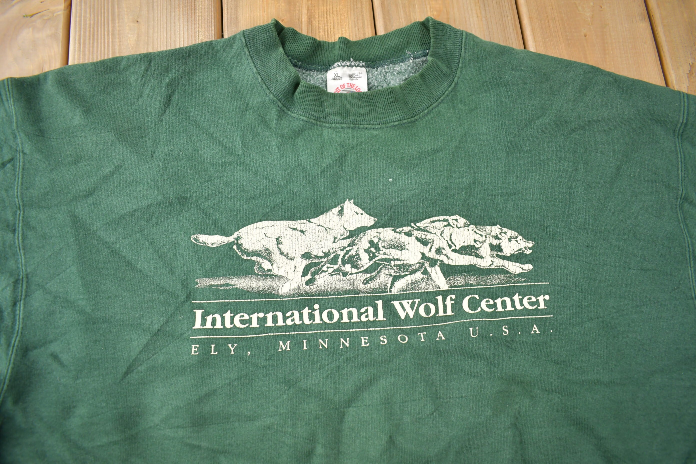 Vintage 1990s International Wolf Center Ely Minnesota USA Crewneck Made In USA