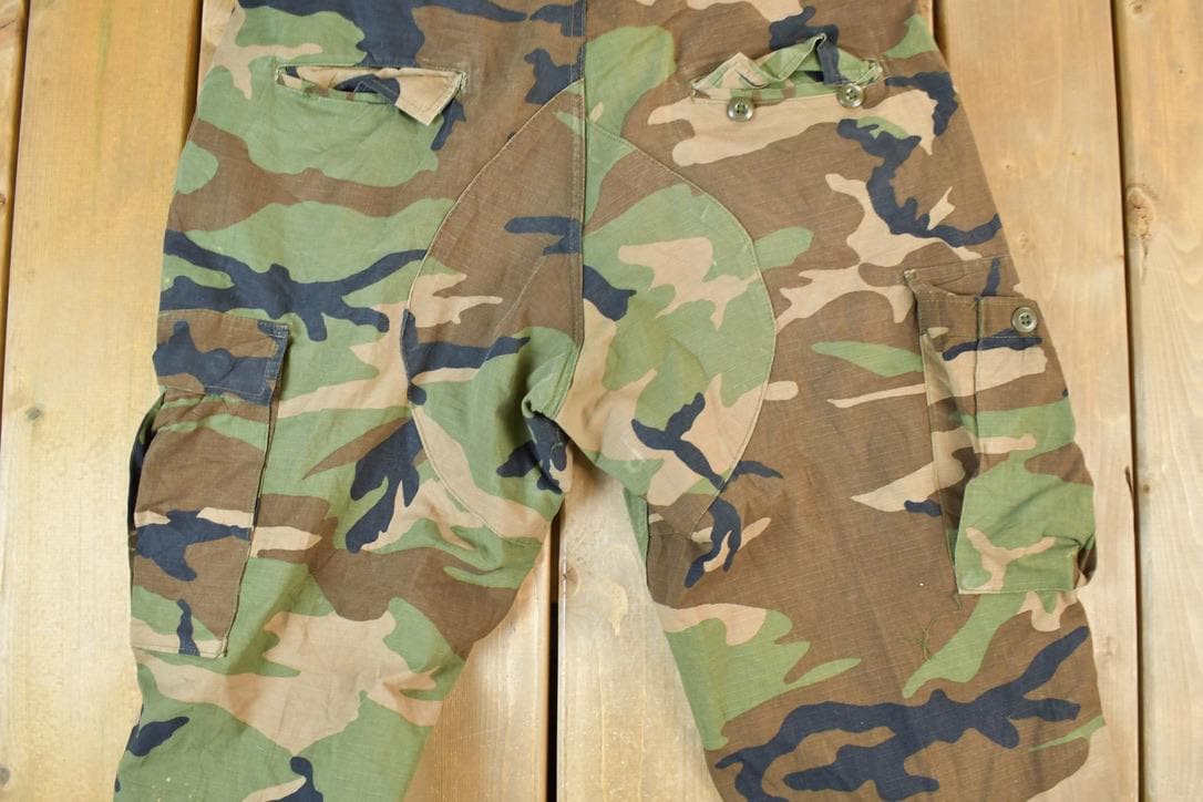 Vintage 1990s Army Camouflage Cargo Pants Size 38 x 26 / Streetwear / Army Pants / Military Pant's / Vintage Cargos / Made In