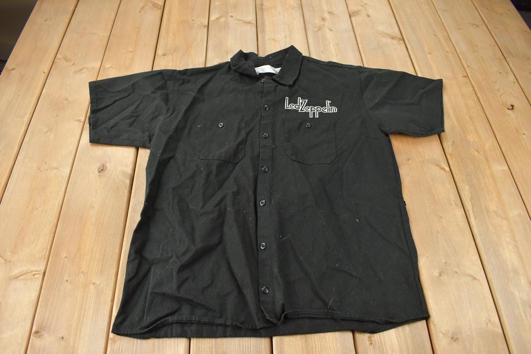 Vintage 2003 Led Zeppelin Graphic Short Sleeve Button Up Band Shirt Size XL