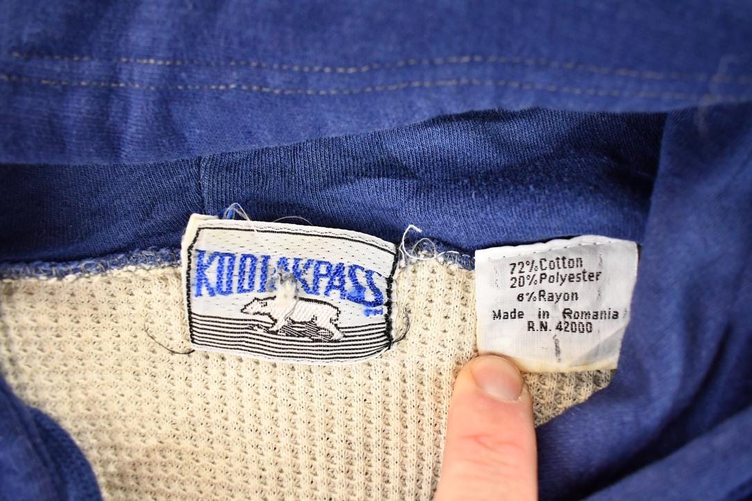 Vintage 1990s Kodiak Pass Zip Up Lined Hoodie Sweatshirt Women's L / Made In USA / 90s Souvenir Crewneck / Vintage Souvenir Crewneck